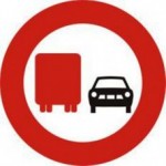 Biển báo số hiệu 126- Cấm ô tô tải vượt