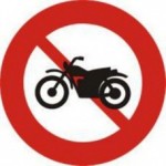 Biển báo số 111a: Cấm xe gắn máy