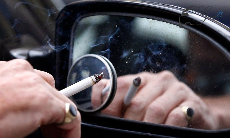 hạn chế hút thuốc khi đang lái xe